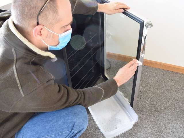 مکانیزم مگنتی توکار همراه با لمینت اتصال (Integrated Magnetic Lamination Fixing Re-Magnetizing Refrigerator Seals |)
